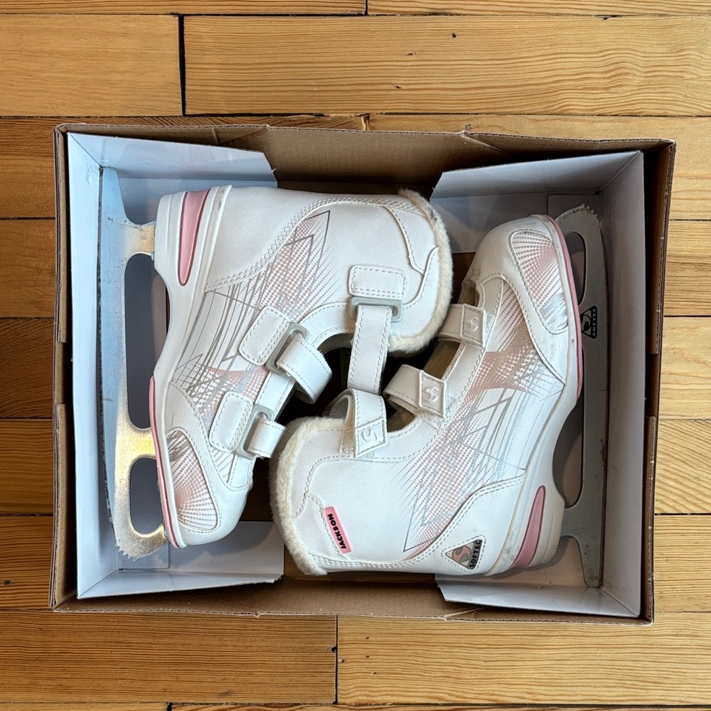 JACKSON Kids White and Pink Skates